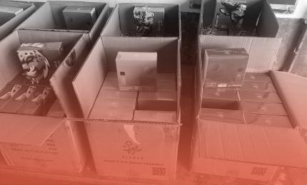 У «Шегинях» водій мікроавтобуса намагався перемістити через кордон партію електронних сигарет